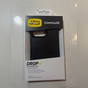 iPhone 15 Pro Max OtterBox Drop+ Wireless Charging Case